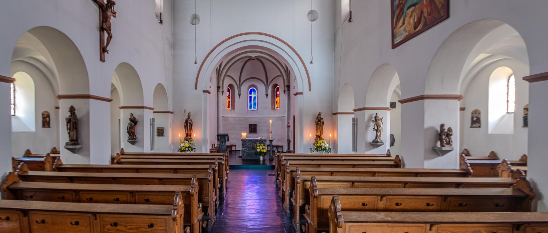 Die Kirche St. Remigius von innen