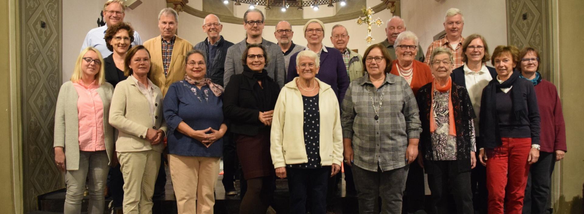 Sie sehen Mitglieder des st. Agnes chores in der Kirche St. Agnes