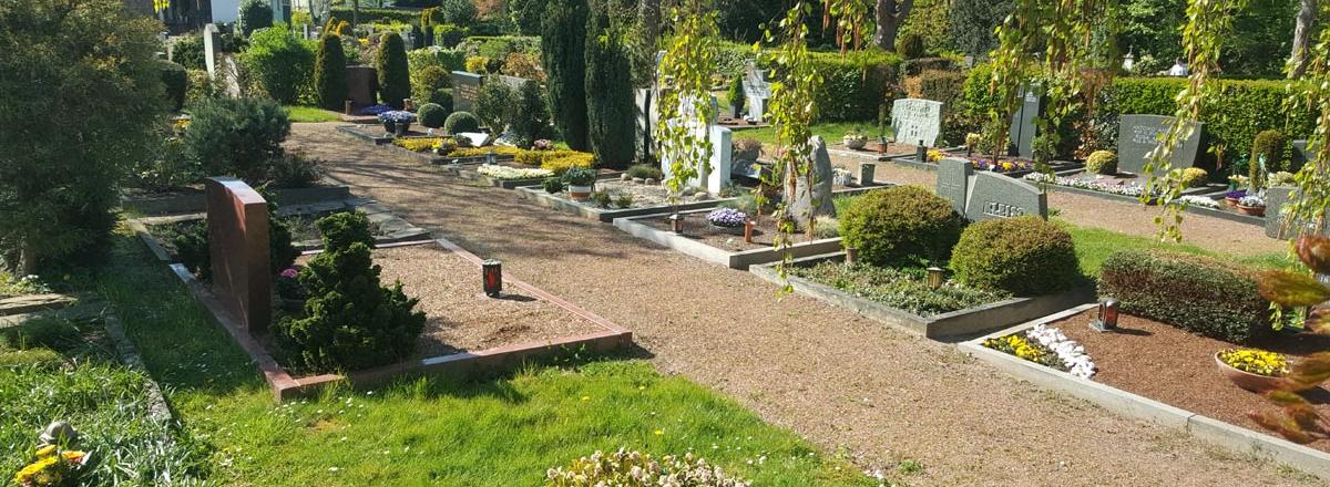 Katholischer Friedhof im Stadtteil Lohausen
